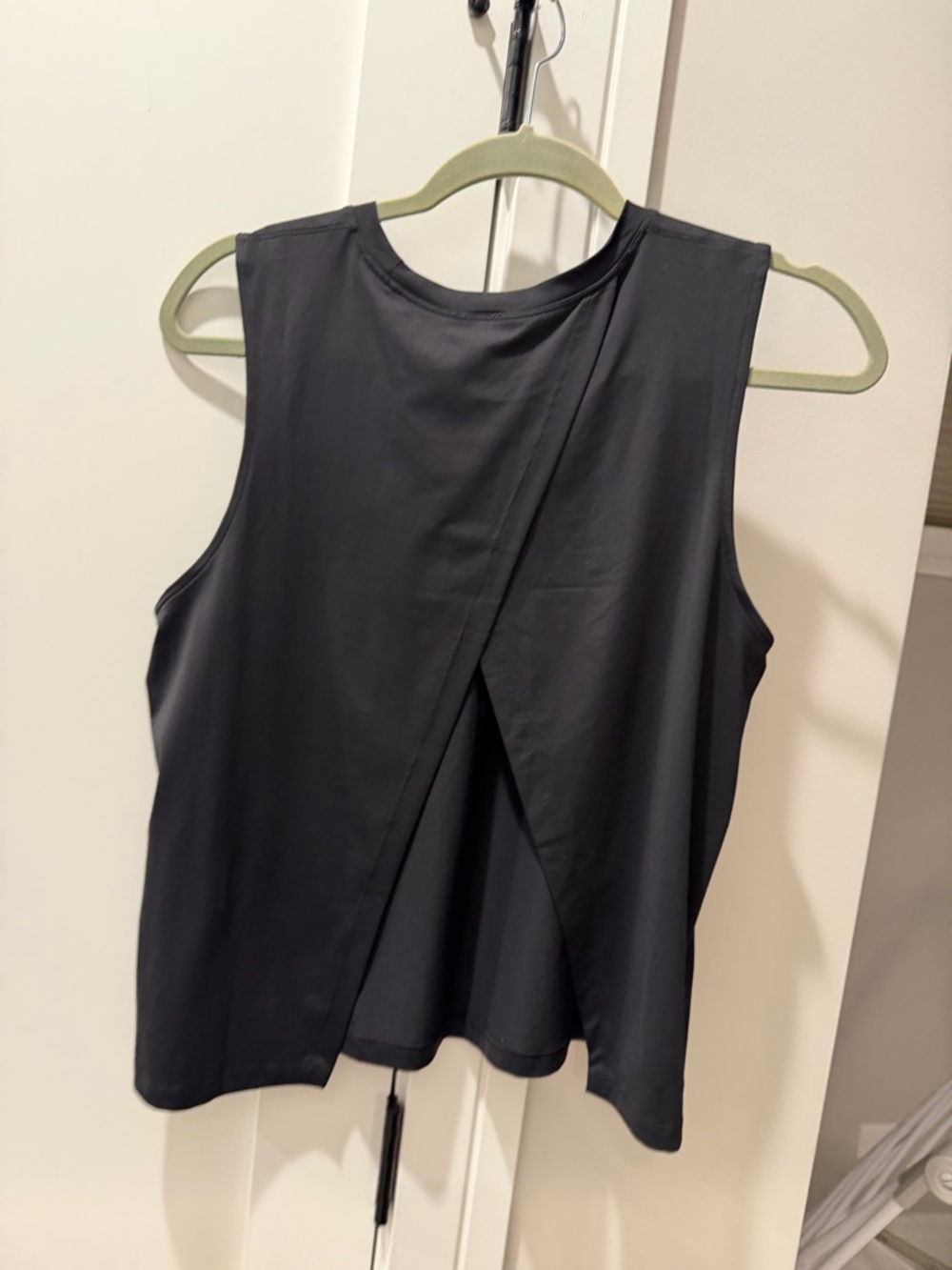 Lululemon NWT Pace Crush Cross-Back Graphic Tank Top Black M - Picture 4 of 5